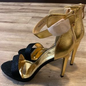 Women’s heels Size 9